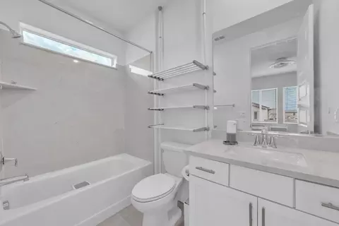 Bath - 3406 Loggerhead Cir, Folsom, CA 95630 photo 3 of 7