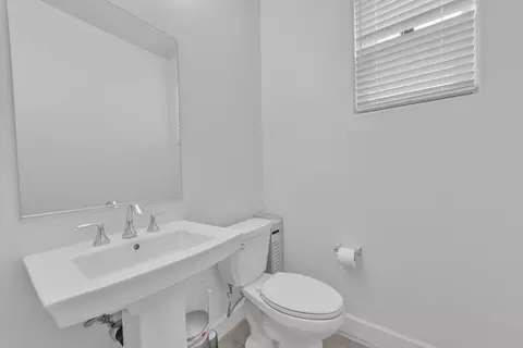 Bath - 3406 Loggerhead Cir, Folsom, CA 95630 photo 2 of 7
