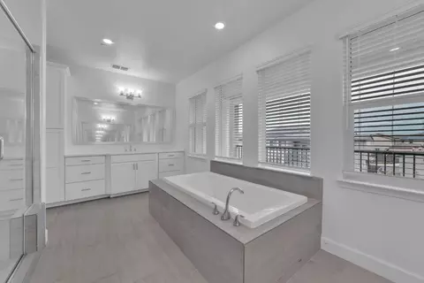 Bath - 3406 Loggerhead Cir, Folsom, CA 95630 photo 6 of 7
