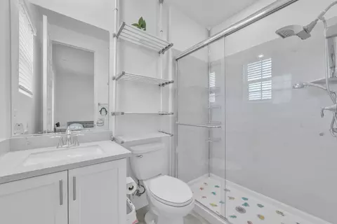 Bath - 3406 Loggerhead Cir, Folsom, CA 95630 photo 4 of 7