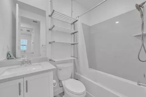 Bath - 3406 Loggerhead Cir, Folsom, CA 95630 photo 5 of 7