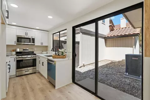 6894 Calvine Rd, Sacramento, CA 95823
