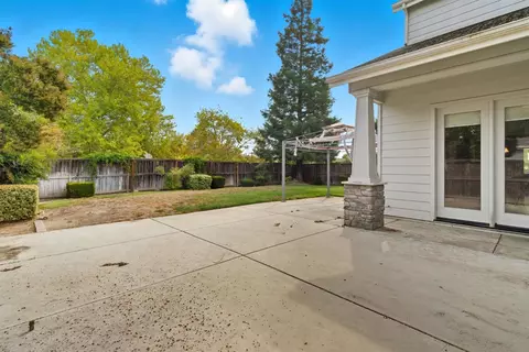 Exterior - 433 Travertine Dr, Ripon, CA 95366 photo 2 of 9
