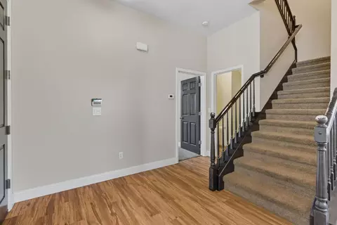 Entry Way - 433 Travertine Dr, Ripon, CA 95366 photo 3 of 6