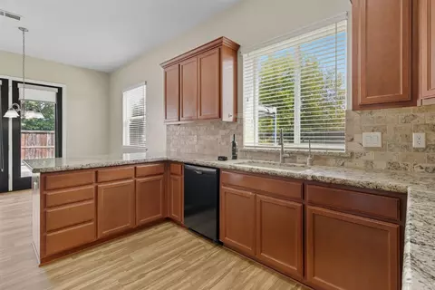 Kitchen - 433 Travertine Dr, Ripon, CA 95366 photo 1 of 5