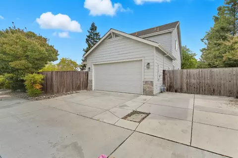 Exterior - 433 Travertine Dr, Ripon, CA 95366 photo 3 of 9