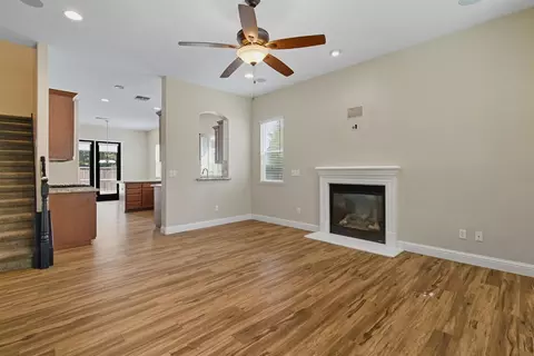 Living - 433 Travertine Dr, Ripon, CA 95366 photo 1 of 4