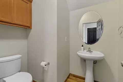 Bath - 433 Travertine Dr, Ripon, CA 95366 photo 1 of 4