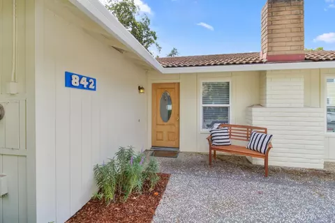 842 San Tomas St, Davis, CA 95618 photo 2