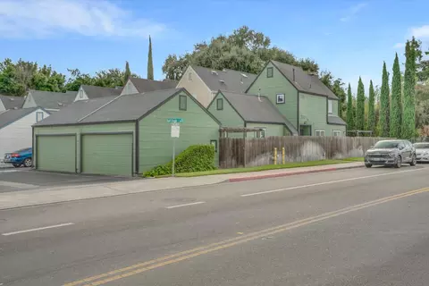 463 Golf Cir #W, Manteca, CA 95337 photo 1