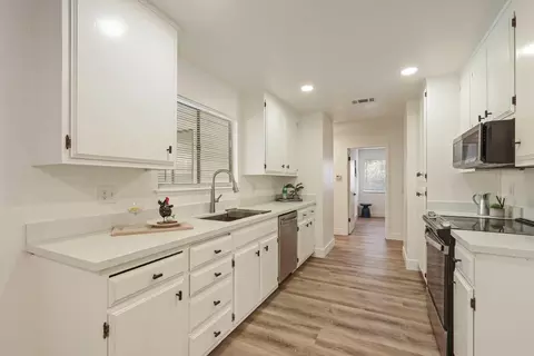 2260 S Ham Ln, Lodi, CA 95242 photo 12