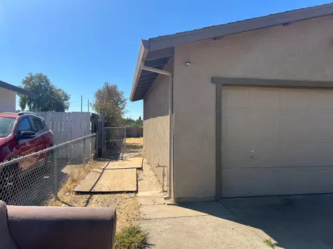 Exterior - 2094 Virgilia Ln, Olivehurst, CA 95961 photo 5 of 5