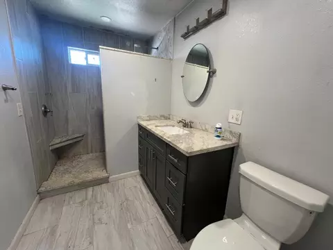 Bath - 2094 Virgilia Ln, Olivehurst, CA 95961 photo 2 of 2