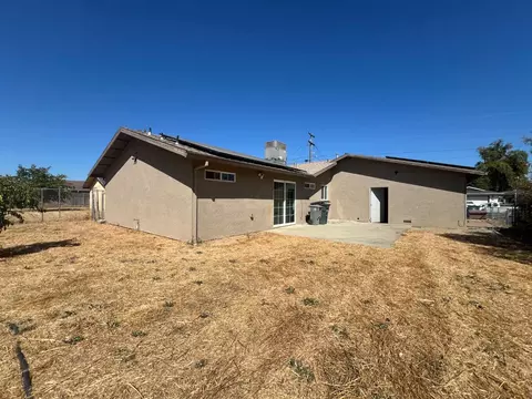 Exterior - 2094 Virgilia Ln, Olivehurst, CA 95961 photo 3 of 5
