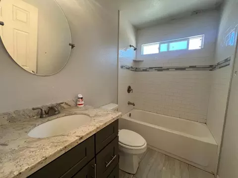 Bath - 2094 Virgilia Ln, Olivehurst, CA 95961 photo 1 of 2