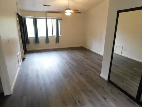 Living - 501 Rose Ave #9, Modesto, CA 95355 photo 6 of 6