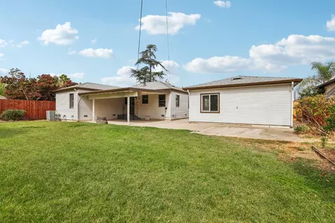 Exterior - 532 Louie Ave, Lodi, CA 95240 photo 6 of 8
