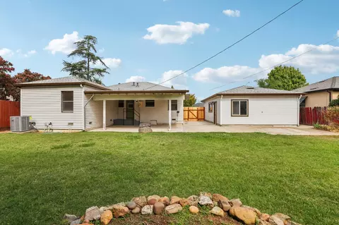 Exterior - 532 Louie Ave, Lodi, CA 95240 photo 5 of 8