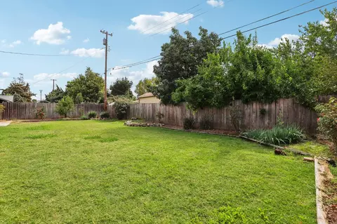 Exterior - 532 Louie Ave, Lodi, CA 95240 photo 3 of 8