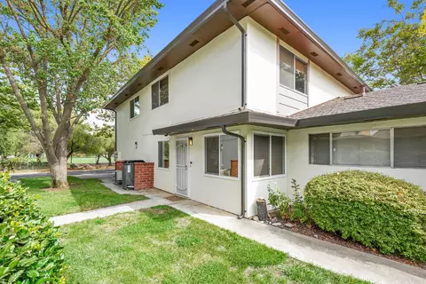 2818 Bidwell St #3, Davis, CA 95618 photo 2