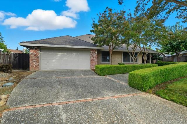 9 Sandhill Ct, Sacramento, CA 95831