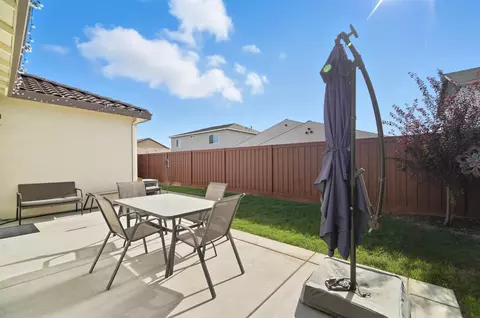 Exterior - 617 Mansfield Dr, Patterson, CA 95363 photo 7 of 12