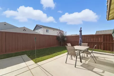 Exterior - 617 Mansfield Dr, Patterson, CA 95363 photo 5 of 12