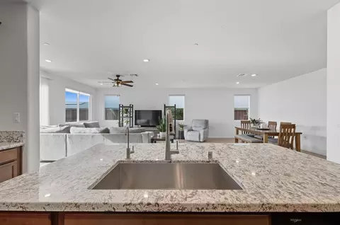 Kitchen - 617 Mansfield Dr, Patterson, CA 95363 photo 2 of 4