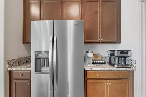 Kitchen - 617 Mansfield Dr, Patterson, CA 95363 photo 4 of 4