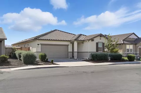 Exterior - 617 Mansfield Dr, Patterson, CA 95363 photo 2 of 12