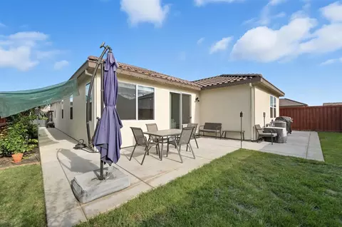 Exterior - 617 Mansfield Dr, Patterson, CA 95363 photo 8 of 12