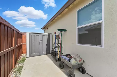 Exterior - 617 Mansfield Dr, Patterson, CA 95363 photo 9 of 12
