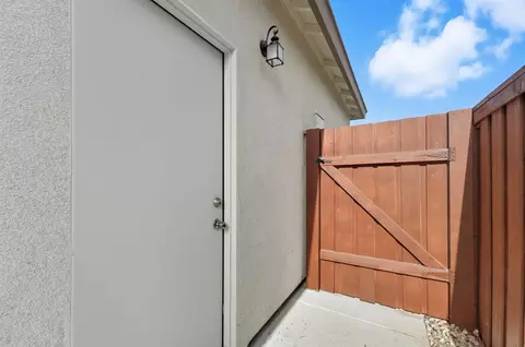 Exterior - 617 Mansfield Dr, Patterson, CA 95363 photo 12 of 12
