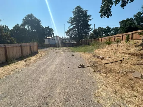 238 E Saint Charles St, San Andreas, CA 95249 photo 2