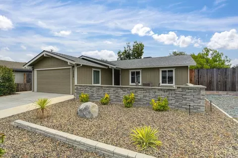 5480 Granite Dell Ct, Loomis, CA 95650