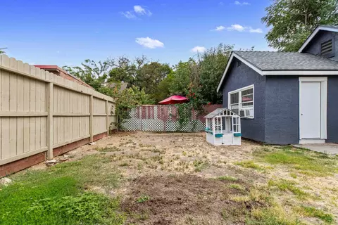 Exterior - 117 E Fairmont Ave, Modesto, CA 95354 photo 6 of 7