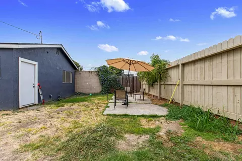 Exterior - 117 E Fairmont Ave, Modesto, CA 95354 photo 7 of 7