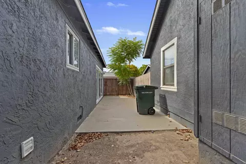 Exterior - 117 E Fairmont Ave, Modesto, CA 95354 photo 1 of 7