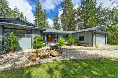 Exterior - 950 Pine Hill Rd, Colfax, CA 95713 photo 2 of 25