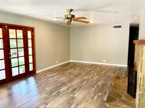 Living - 1422 Locke Rd, Modesto, CA 95355 photo 4 of 6