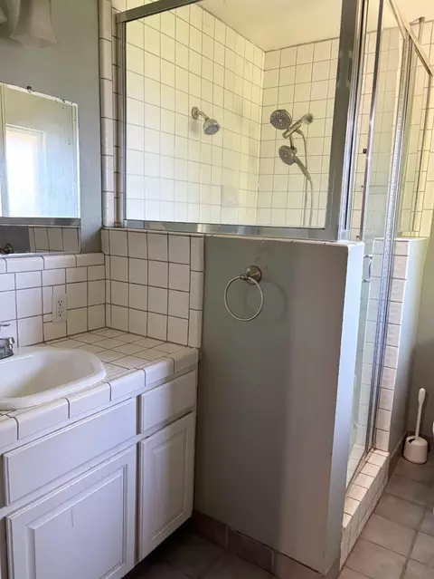 Bath - 1422 Locke Rd, Modesto, CA 95355 photo 3 of 3