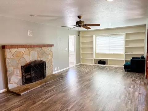 Living - 1422 Locke Rd, Modesto, CA 95355 photo 2 of 6