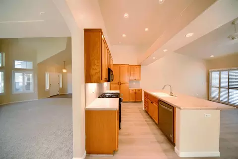 Entry Way - 3613 Daystar Dr, Modesto, CA 95355 photo 4 of 8