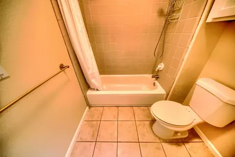Bath - 3613 Daystar Dr, Modesto, CA 95355 photo 6 of 8