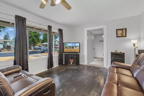 2212 Carol St, Modesto, CA 95354 photo 9