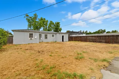 2212 Carol St, Modesto, CA 95354 photo 32
