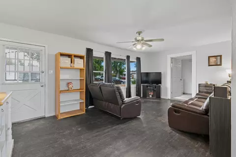 2212 Carol St, Modesto, CA 95354 photo 8