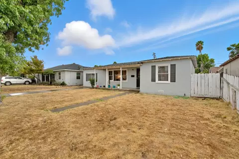 2212 Carol St, Modesto, CA 95354 photo 2