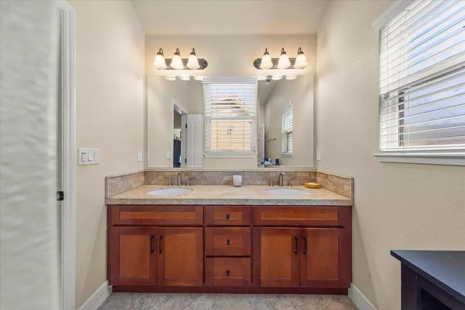 Entry Way - 429 Willow Glen Ct, San Jose, CA 95125 photo 2 of 2
