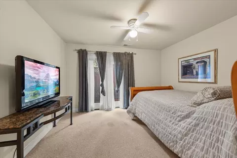 Bedroom - 429 Willow Glen Ct, San Jose, CA 95125 photo 1 of 5